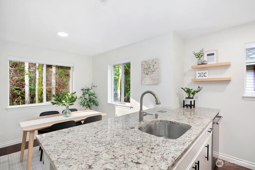 Property photo for 595 Newport Way NW #C4, Issaquah photo 8