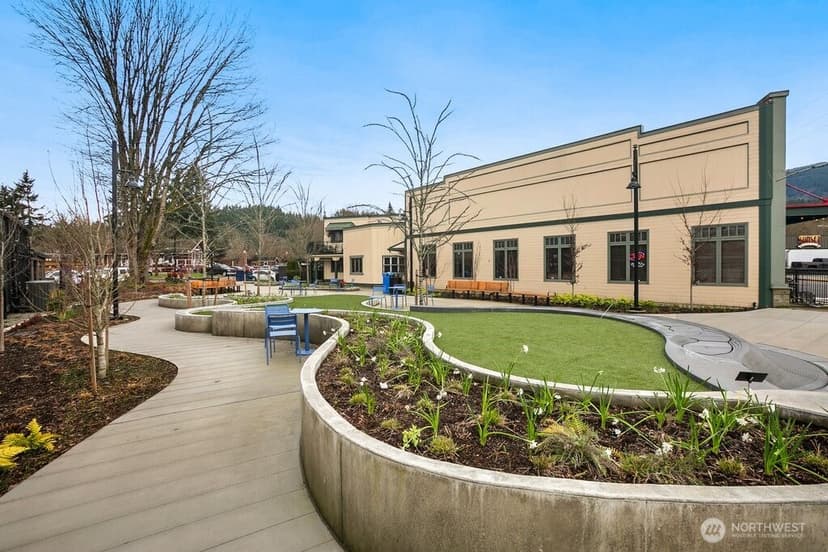Property photo for 595 Newport Way NW #C4, Issaquah photo 24