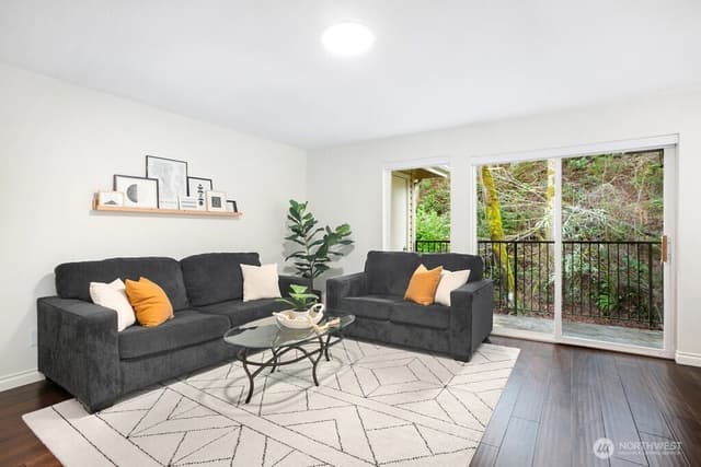 Property photo for 595 Newport Way NW #C4, Issaquah photo 2