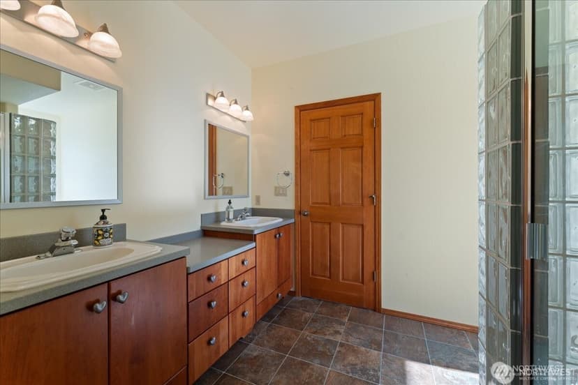 Property photo for 129 Chelan View Drive, Manson photo 18