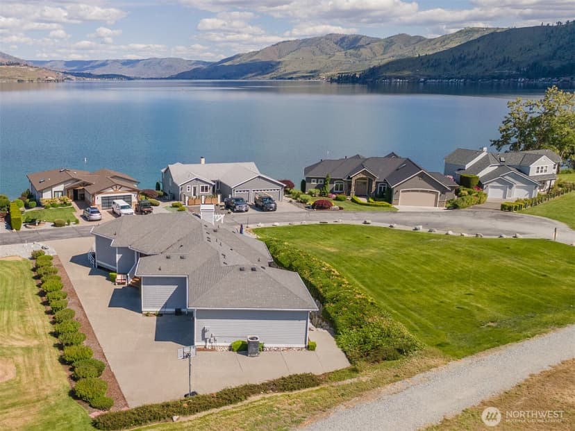 Property photo for 129 Chelan View Drive, Manson photo 2