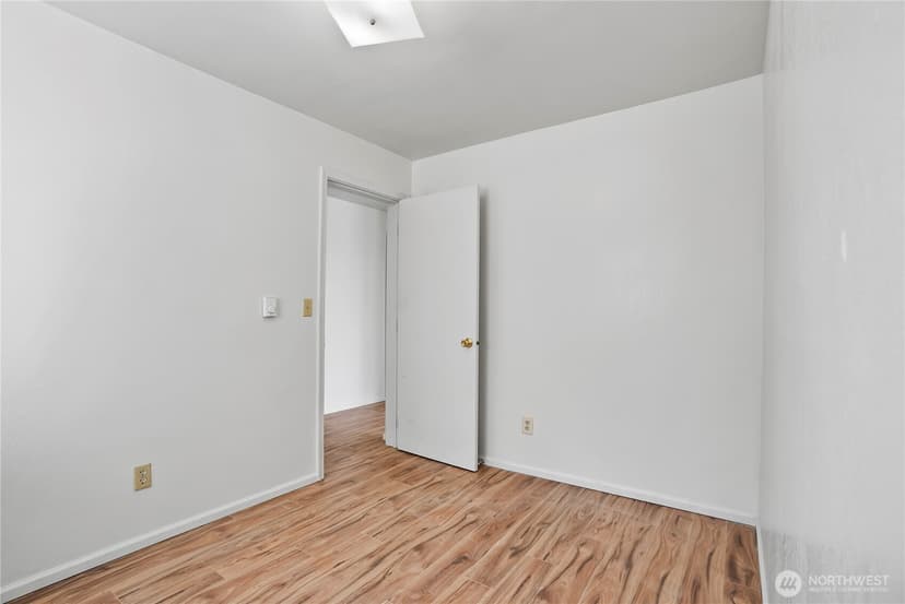 Property photo for 2524 NE 130th Street, Seattle photo 17