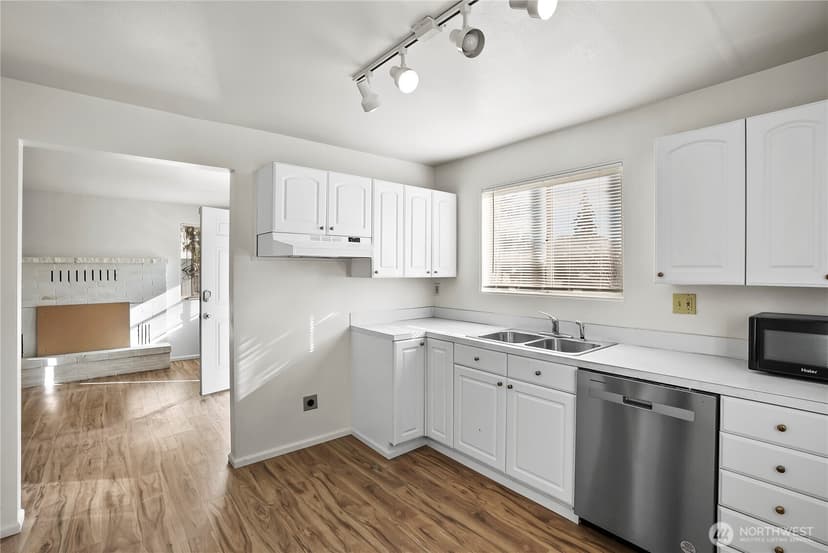 Property photo for 2524 NE 130th Street, Seattle photo 14