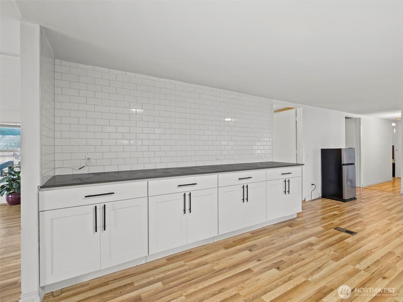 Property photo for 11040 14th Avenue SW, Seattle photo 14