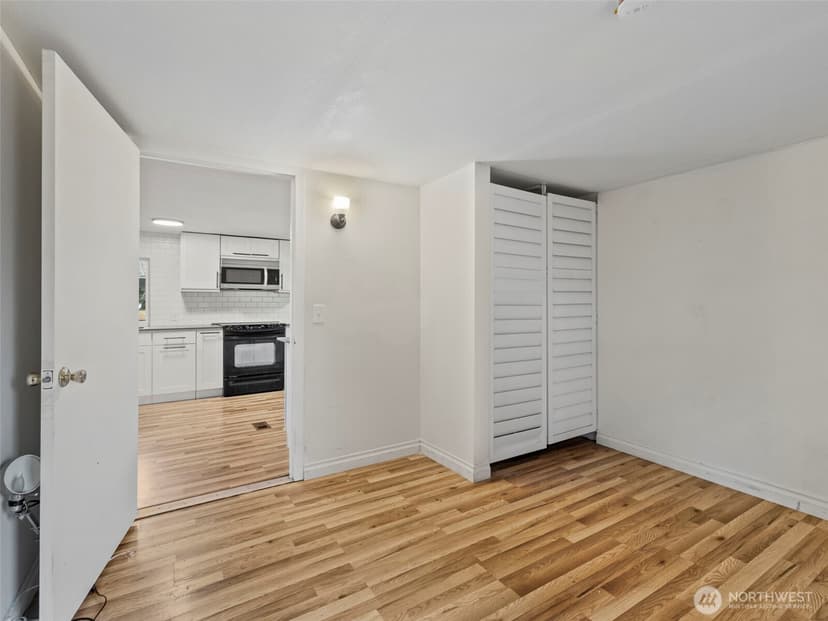 Property photo for 11040 14th Avenue SW, Seattle photo 22