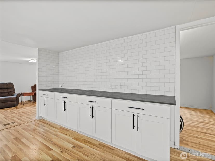 Property photo for 11040 14th Avenue SW, Seattle photo 16