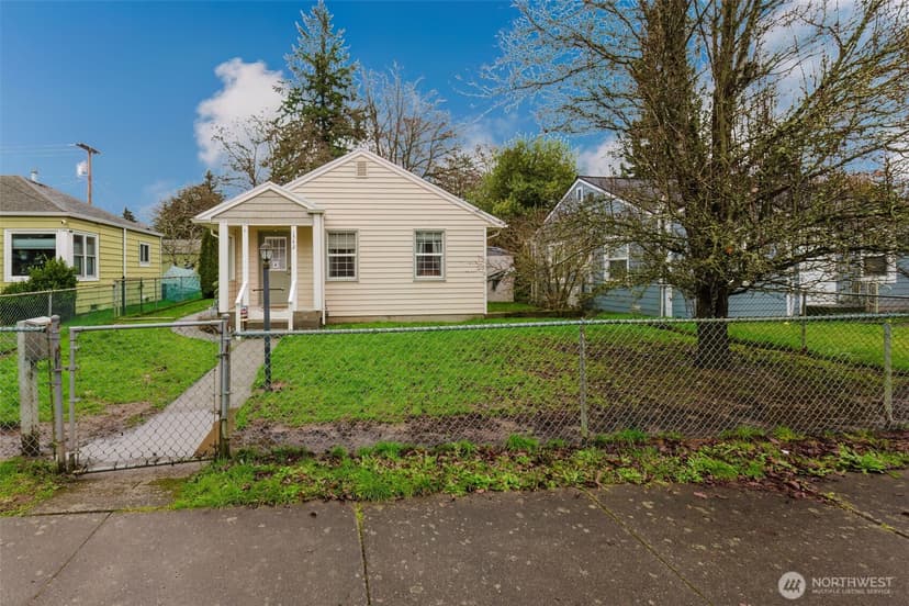 Property photo for 1342 N Montgomery Avenue, Bremerton photo 2