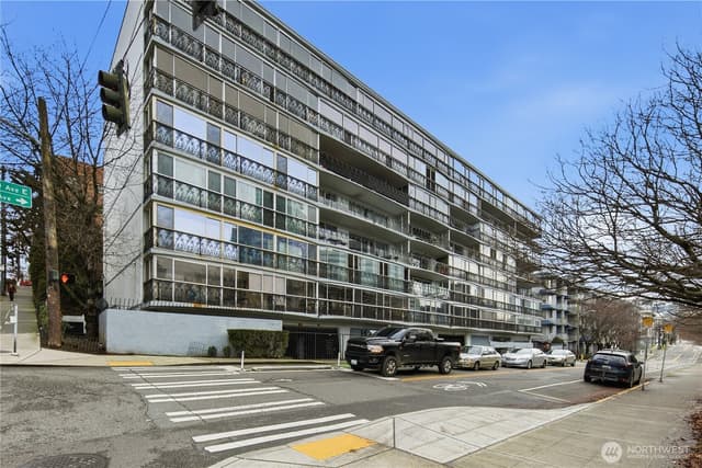 Property photo for 1740 Melrose Avenue #403, Seattle photo 2
