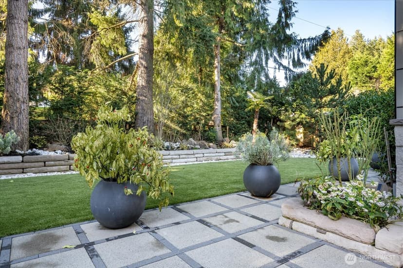 Property photo for 1717 99th Avenue NE, Bellevue photo 39