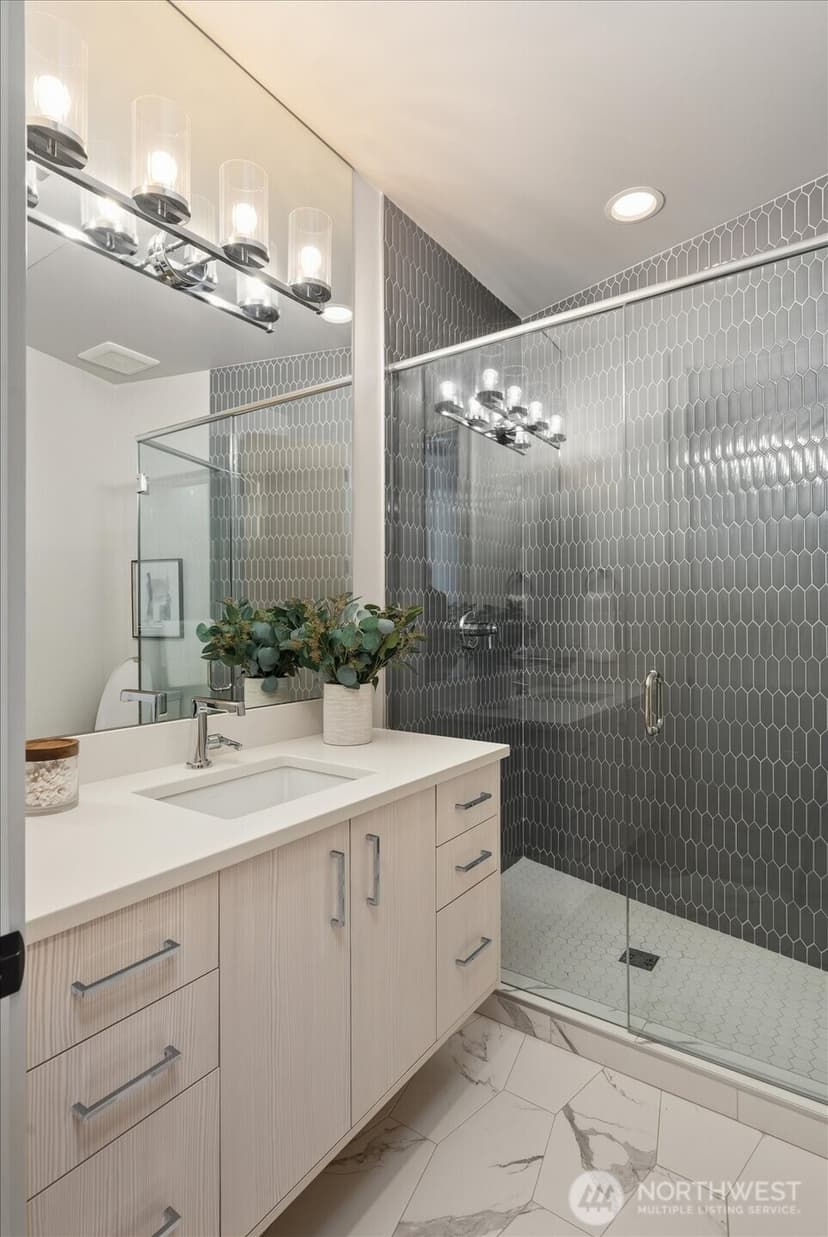 Property photo for 1717 99th Avenue NE, Bellevue photo 21