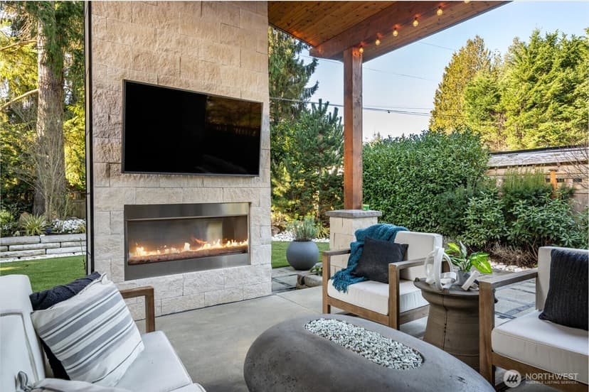 Property photo for 1717 99th Avenue NE, Bellevue photo 11