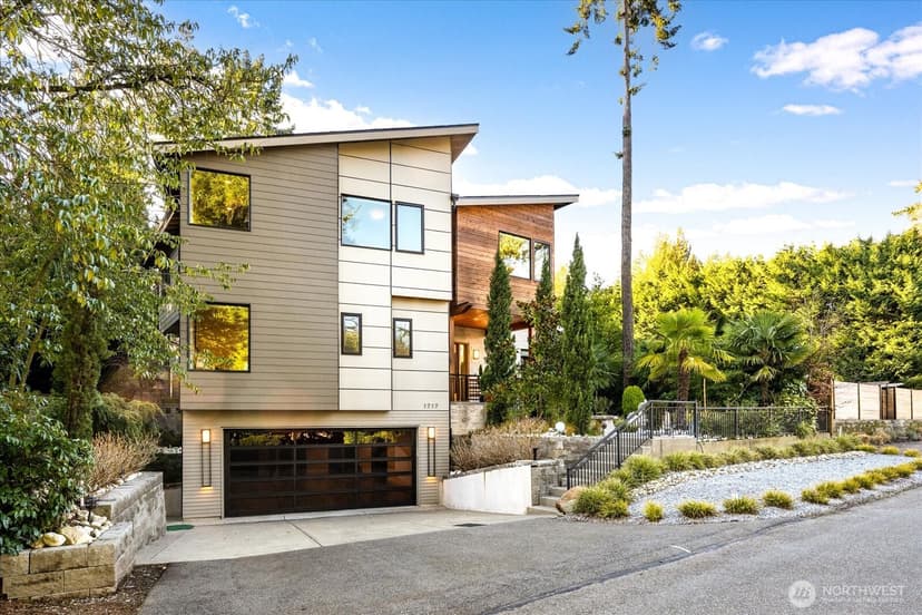 Property photo for 1717 99th Avenue NE, Bellevue