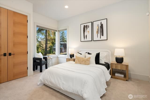 Property photo for 1717 99th Avenue NE, Bellevue photo 5