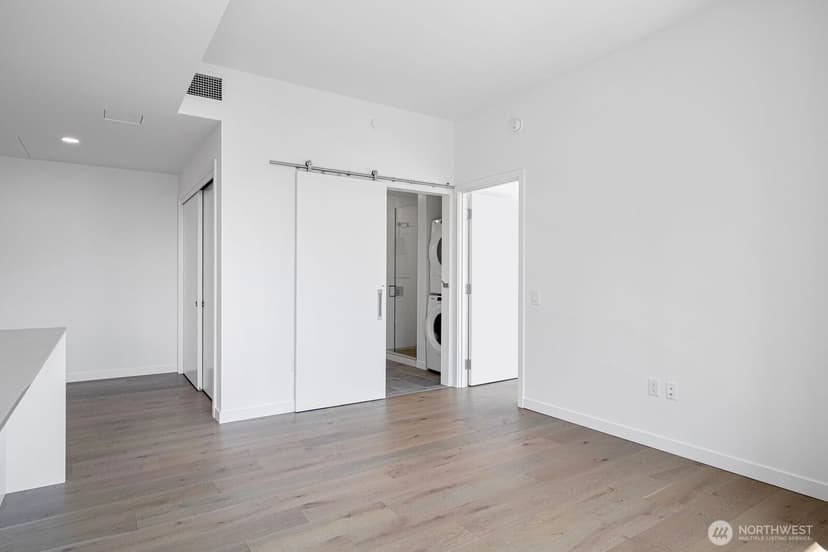 Property photo for 10232 NE 10th Street #1207, Bellevue photo 17