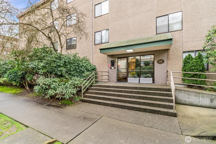 Property photo for 505 W Roy Street #304, Seattle photo 2