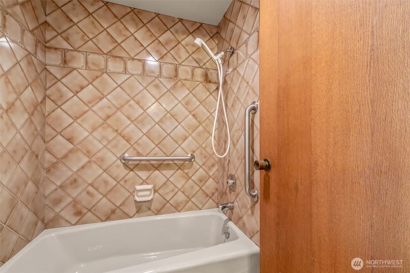 Property photo for 505 W Roy Street #304, Seattle photo 19
