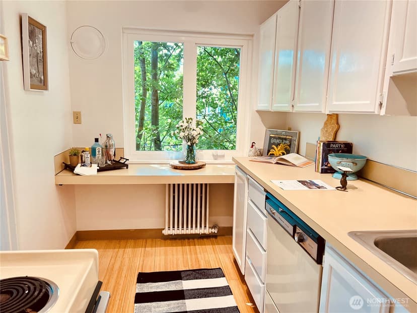 Property photo for 1800 Taylor Avenue N #406, Seattle photo 12