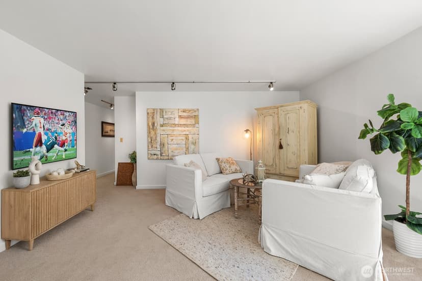 Property photo for 1800 Taylor Avenue N #406, Seattle photo 14