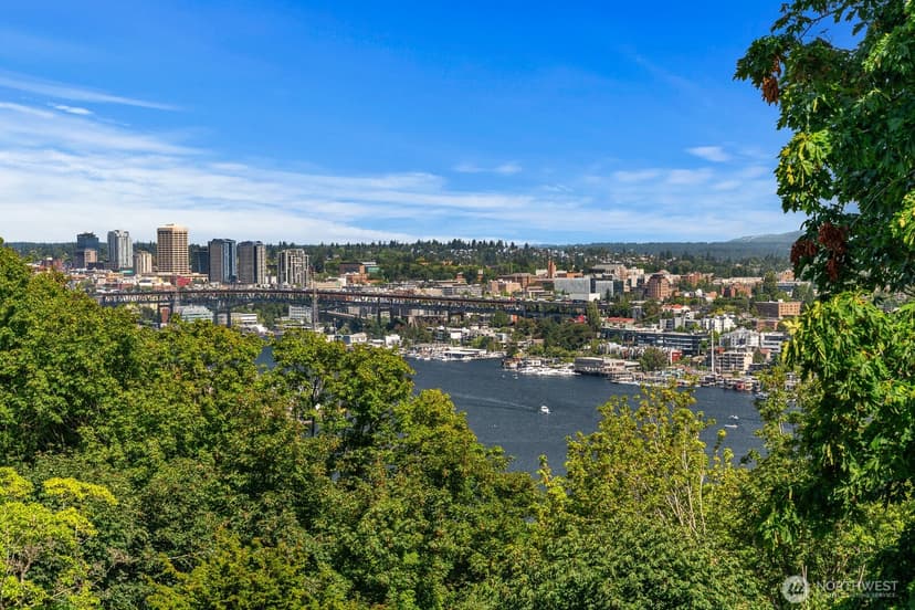 Property photo for 1800 Taylor Avenue N #406, Seattle photo 18