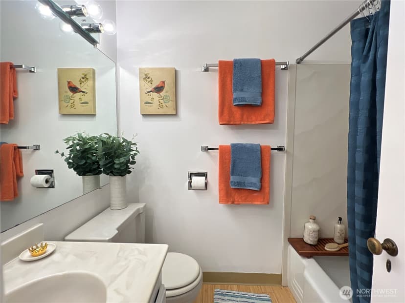 Property photo for 1800 Taylor Avenue N #406, Seattle photo 6