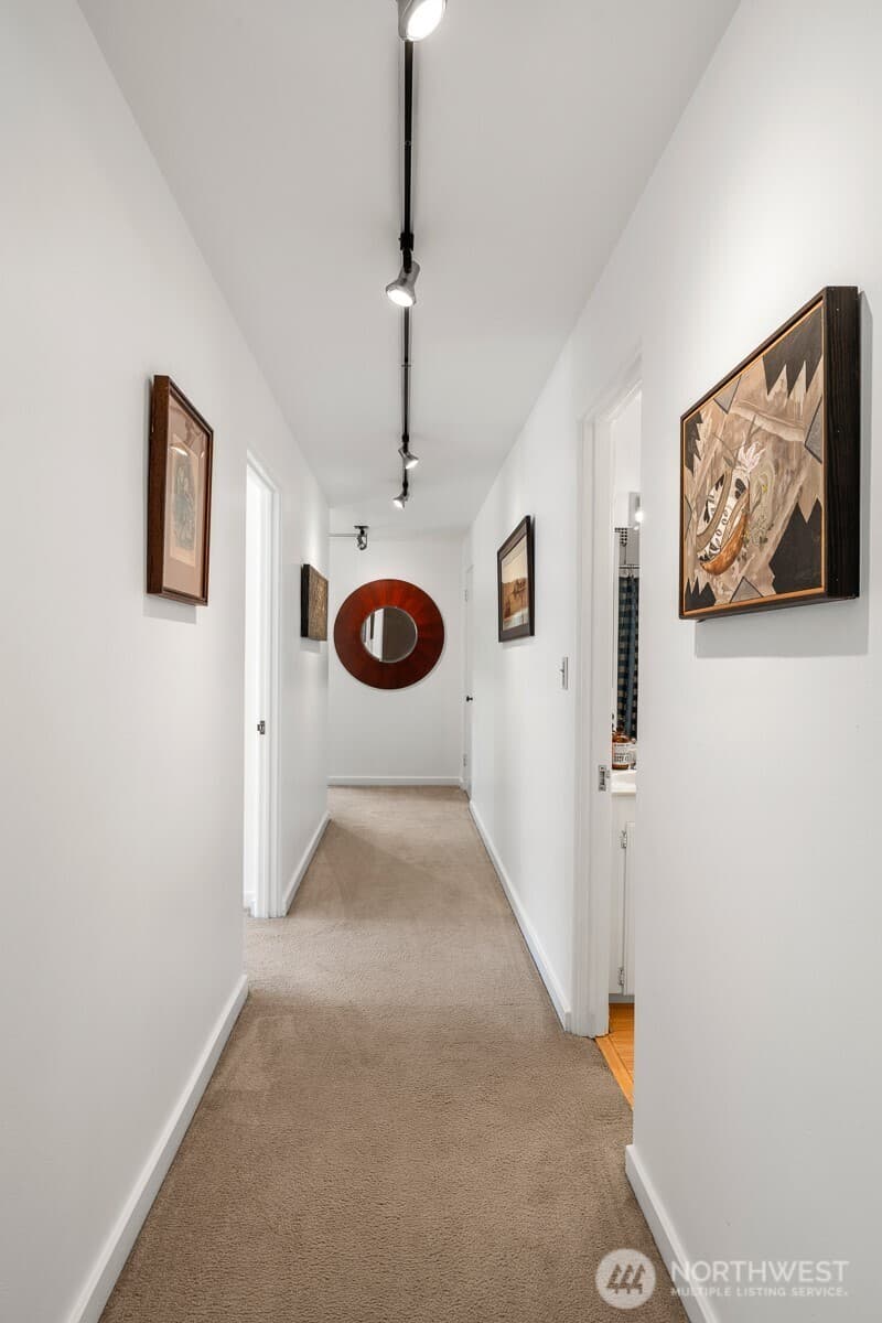 Property photo for 1800 Taylor Avenue N #406, Seattle photo 4