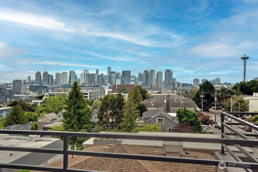 Property photo for 1312 6th Avenue N #9, Seattle photo 2