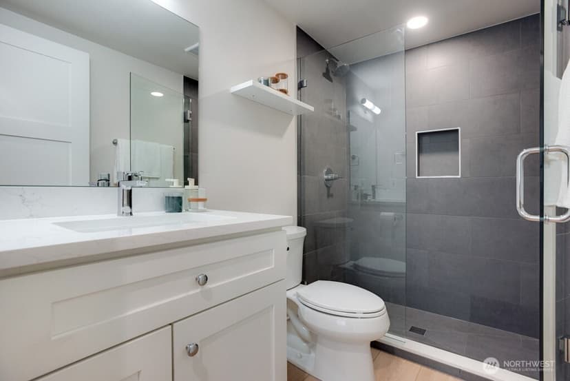 Property photo for 1312 6th Avenue N #9, Seattle photo 20