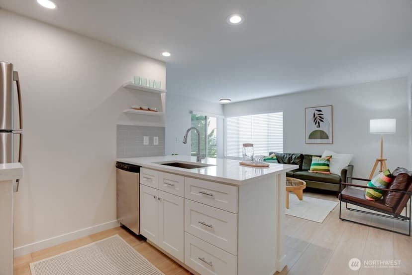 Property photo for 1312 6th Avenue N #9, Seattle photo 8