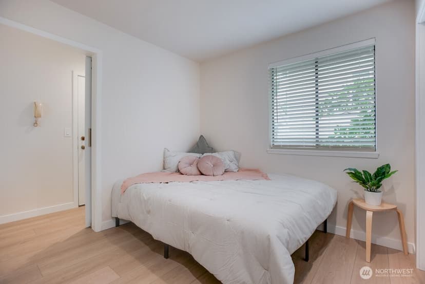 Property photo for 1312 6th Avenue N #9, Seattle photo 17