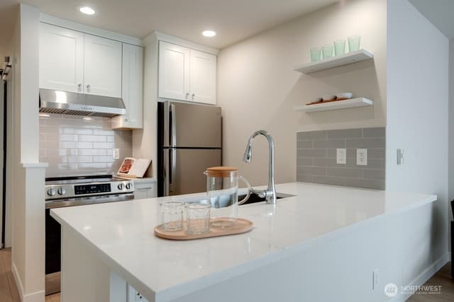 Property photo for 1312 6th Avenue N #9, Seattle photo 5