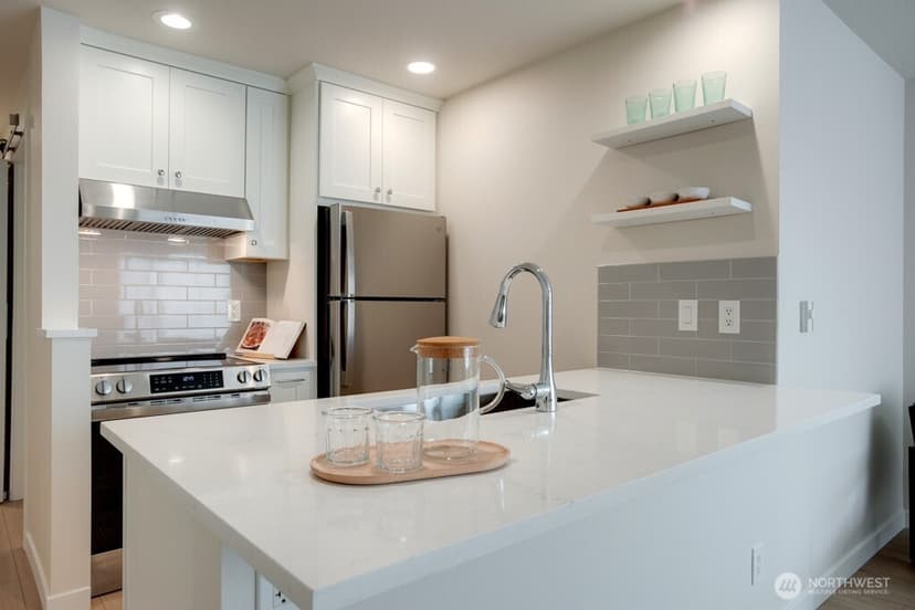 Property photo for 1312 6th Avenue N #9, Seattle photo 5