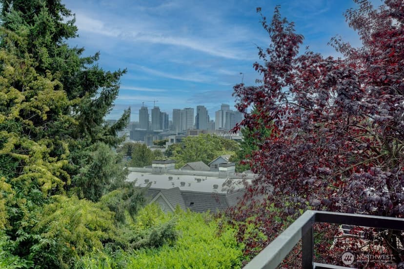 Property photo for 1312 6th Avenue N #9, Seattle photo 15