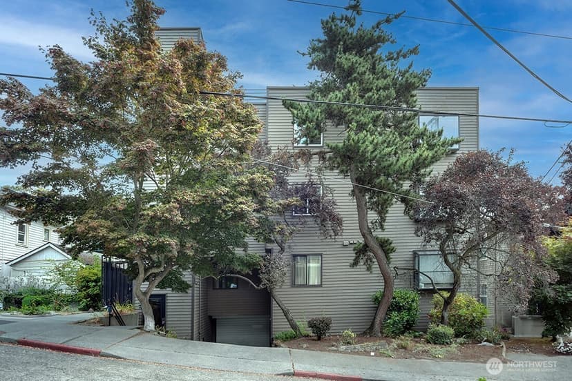 Property photo for 1312 6th Avenue N #9, Seattle