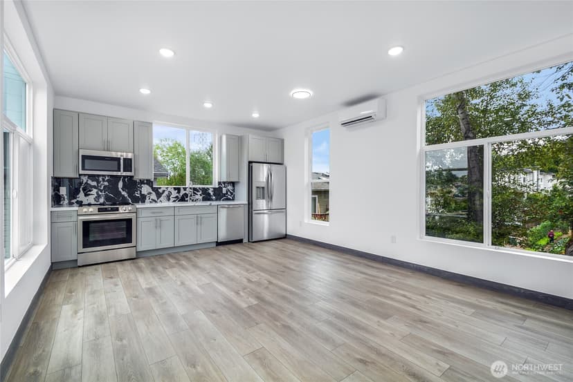 Property photo for 8612 42nd Avenue S #B, Seattle photo 5