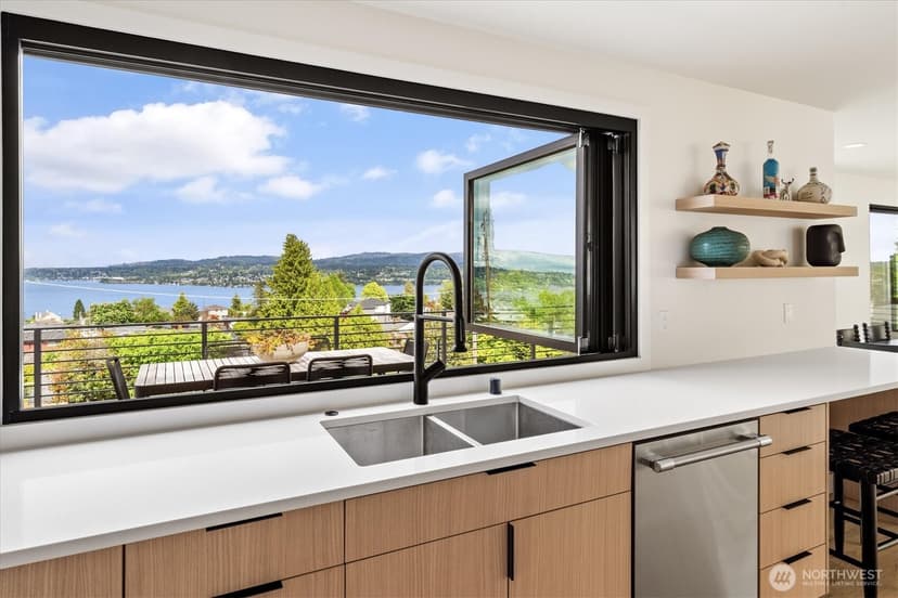Property photo for 11062 Auburn Avenue S, Seattle photo 8
