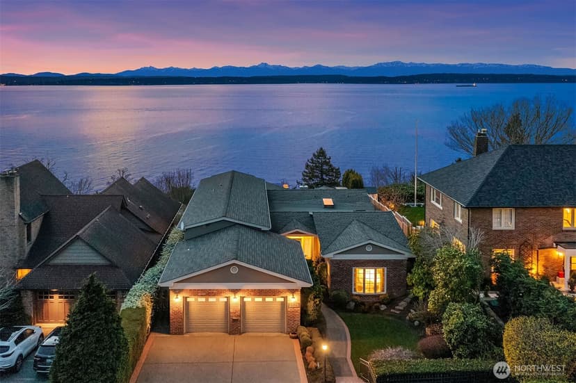 Property photo for 2629 46th Avenue W, Seattle photo 2