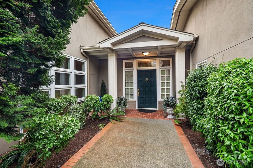 Property photo for 2629 46th Avenue W, Seattle photo 12