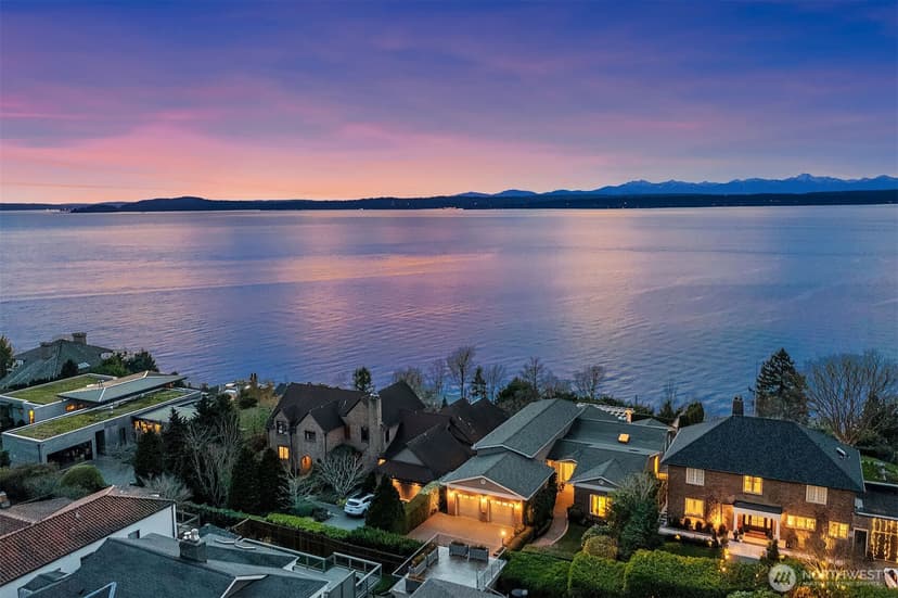 Property photo for 2629 46th Avenue W, Seattle photo 3