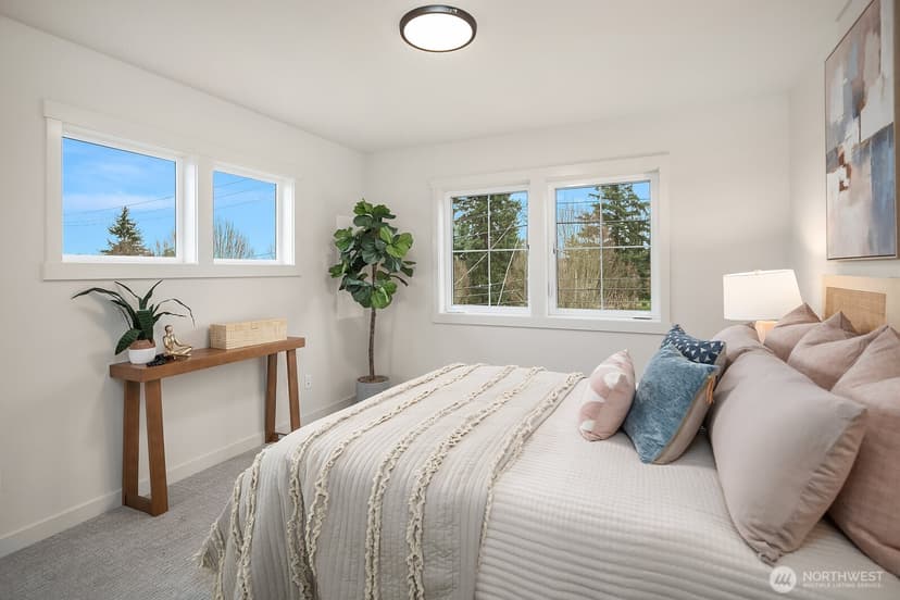 Property photo for 5028 35th Avenue NE #B, Seattle photo 13