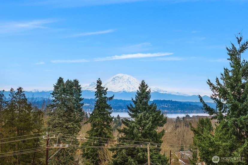 Property photo for 5028 35th Avenue NE #B, Seattle photo 20