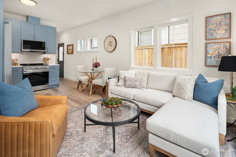 Property photo for 5028 35th Avenue NE #B, Seattle photo 9