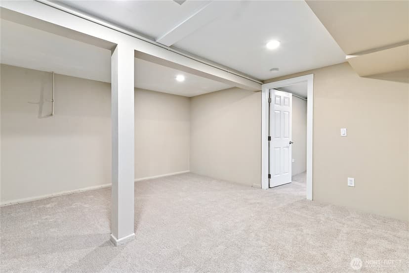 Property photo for 6540 Ardmore Drive SW, Lakewood photo 15