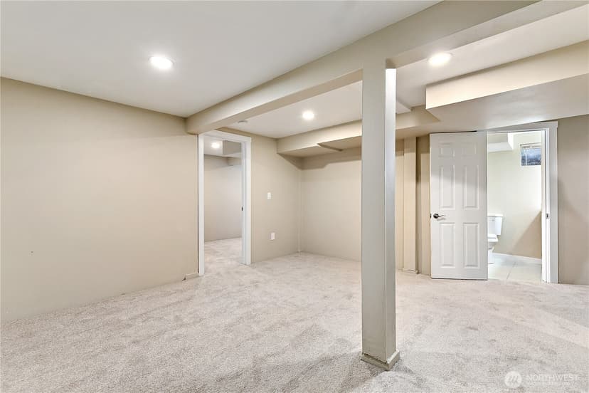 Property photo for 6540 Ardmore Drive SW, Lakewood photo 16