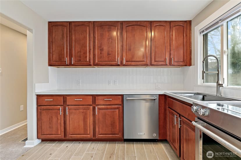 Property photo for 6540 Ardmore Drive SW, Lakewood photo 10