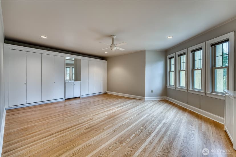 Property photo for 5810 Cowen Place NE #301, Seattle photo 7