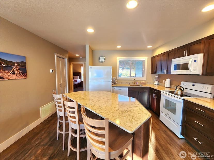 Property photo for 1 Lakeside 708-K, Manson photo 9