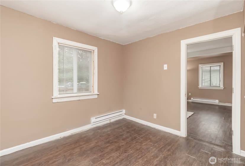 Property photo for 14413 Portland Avenue SW, Lakewood photo 13