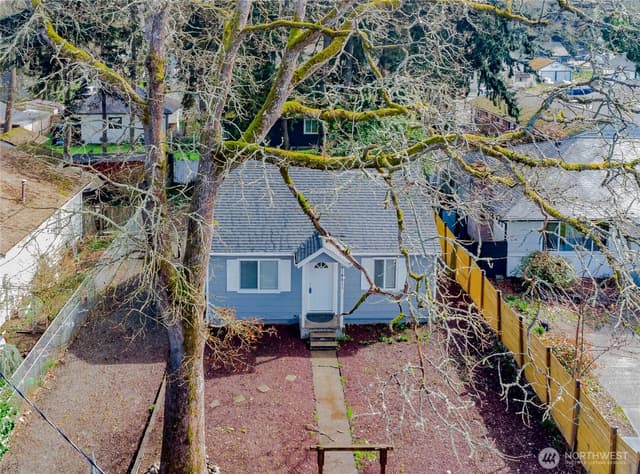 Property photo for 14413 Portland Avenue SW, Lakewood photo 3