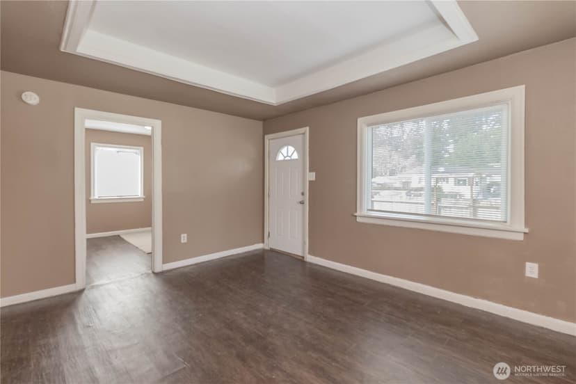 Property photo for 14413 Portland Avenue SW, Lakewood photo 8