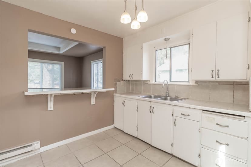 Property photo for 14413 Portland Avenue SW, Lakewood photo 19